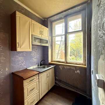 Продам 1 к.кв в центрі міста , вул. Велика Перспективна !