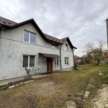 Оренда двоповерхового будинку з власним подвір’ям по вул. Об’їздова