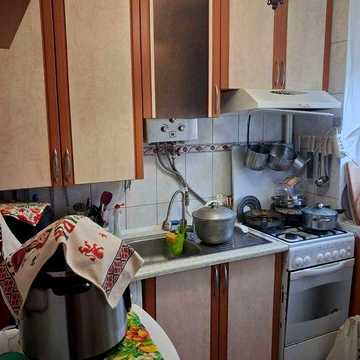 Продам трикімнатну квартиру з системою сонячних панелей