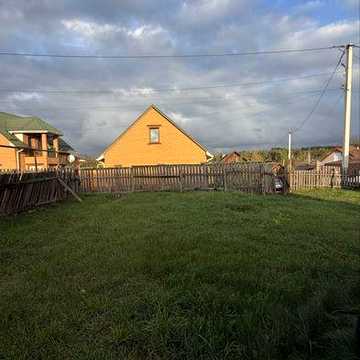 продається будинок із земельною ділянкою 10 соток