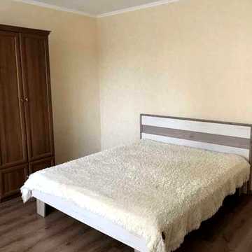 Комунальні враховані в ціну, 10.000 за все, власник, 1 кімнатна квартира