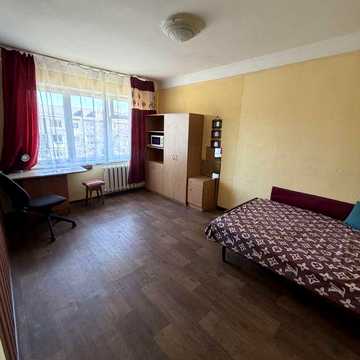 Продаж кімнати в 2х   кімнатной !. ТЦ  Квадрат