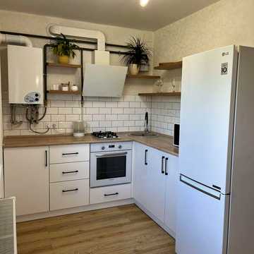 Продаж квартири-студії з ремонтом, район Морське
