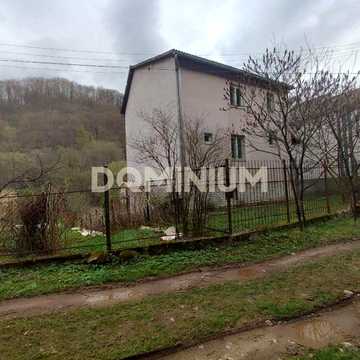Продається будинок по вул. Зарічна