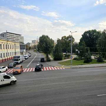 Продам СВОЮ 2ком квартиру центр пр.Героев Харькова