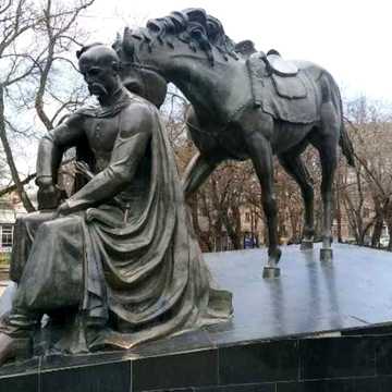 Жити в центрі, відпочивати в парку: квартира в стані white-box біля Старобазарного скверу
