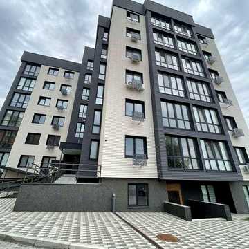 продам 2 кім.квартиру в центрі міста ЖК "Рів'єра"
