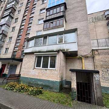 Продаж 4к Квартира Зарічанська вулиця