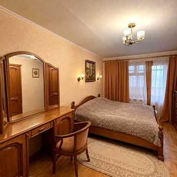 Продам простору 3к квартиру у центрі міста