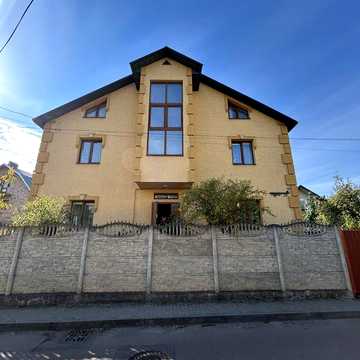 Будинок в місті