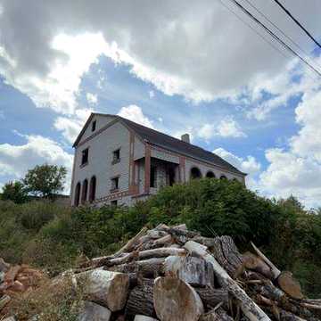 Продаж будинку в Звягелі , вул. Олейнікова , 10 сот землі