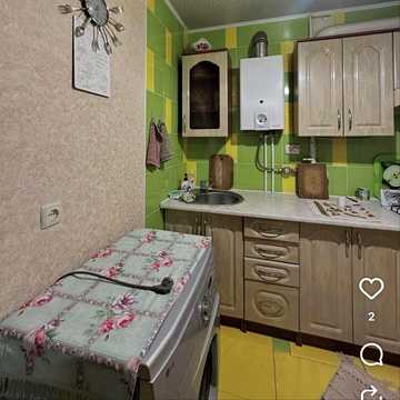 Фурманова поруч зупинка та АТБ