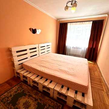 Здається 2-к квартира , Проспект