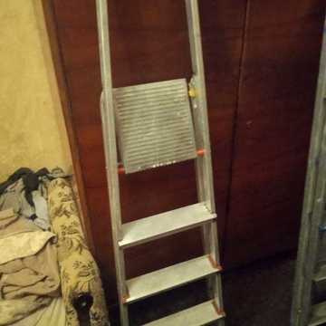 продам 2 лесниы 1.70 и 2метра