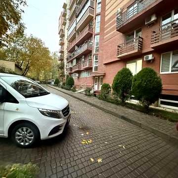 Продаж трикімнатноі новобудови з ремонтом
