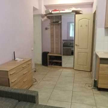 Продаж 1к Квартира Середня вулиця