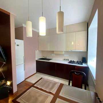 Продаж 2-х кімнатної квартири в центрі код 8909