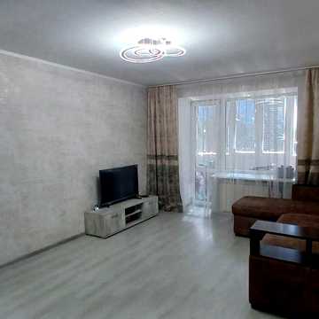 Трикімнатна квартира в цегляному будинку від власника