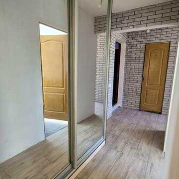 Продам 2-комнатную , 4 этаж