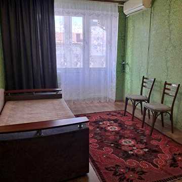 Здається 1 кімнатна квартира .Всі удобства.Автономне опалення,кондиціонер,5/5етаж.Обща площа 31кв.м.Район Катранівка.