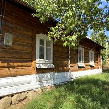 Продається будинок з земельною ділянкою