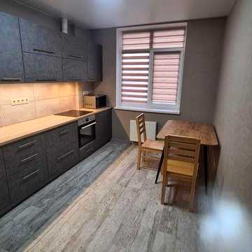 1к квартира з окремою спальнею, вул.Польова,73