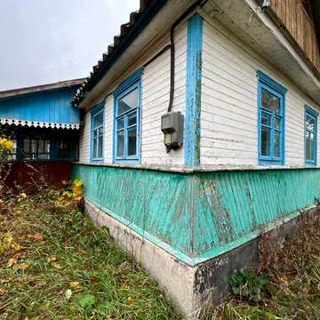 Продам будинок в центрі села, є ще додадково земля під сг користування~80 соток