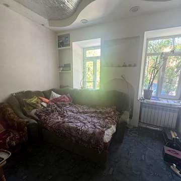 Продам 2-кімн. на вул. Середня/М'ясоїдівська (3-327-723)