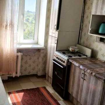 Продається 2к квартира.50м Космонавтів .