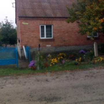 продам цегляний будинок с.Івачків