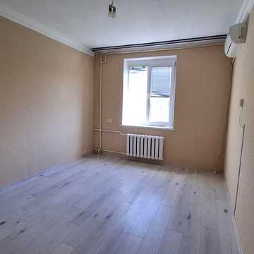 Продам 3-кім. квартиру вулиця Михайла Комарова, Военвед