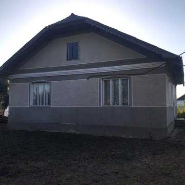 Продається будинок в смт. Отинія