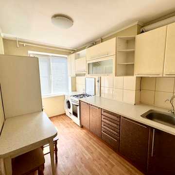 Продам двокімнатну квартиру. Площа Перемоги.