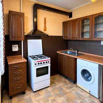 Продаж 2-кімнатної квартири на масиві Незалежності + дача в подарунок