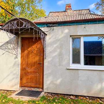 Продам житловий будинок у селі Шостаки Полтавської області — 15 соток землі