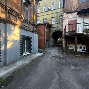 Продам 3-кімнатну квартиру на 1-поверсі з автономним газовим опаленням  Центр Дніпро