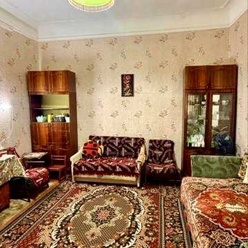 Продаж однокімнатної квартири в центрі міста.