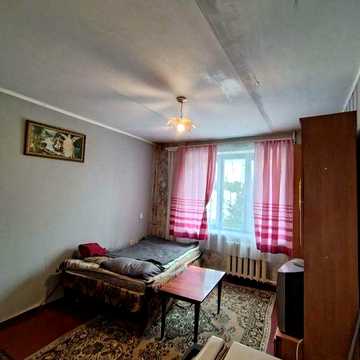 Продається кімнатна в гуртожитку по вул.Стуса ,район львівбанку