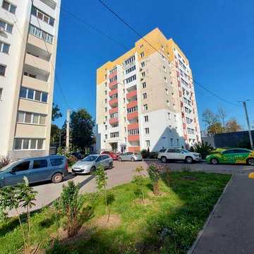Продам просторную 2-комнатную квартиру