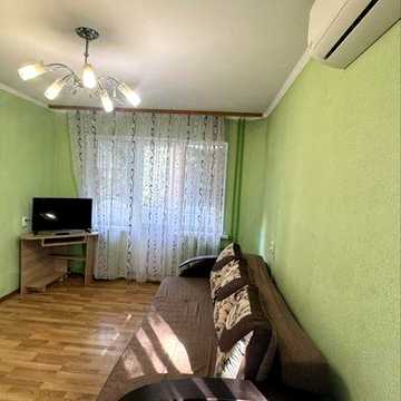 Здам 1 кім квартиру біля ЦУМа по вул. Небесної Сотні