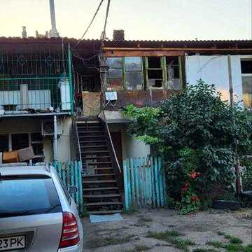 Продам від власника. Бюджетний старт: 21,4 м² у старому фонді під ремонт