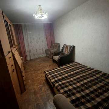 здається квартира,метро Чернігівська та Лісова 5 хв.пішки.