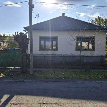 Продається приватний будинок в центрі м.Виноградів вул.Мала Польова 23