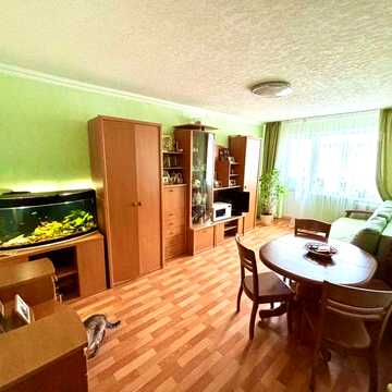 Продам трикімнатну квартиру в центрі