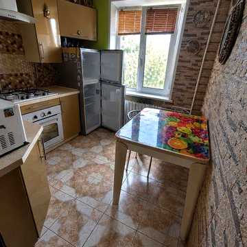 Продам 2 комнатную  квартиру 17 квартал. Владелец!