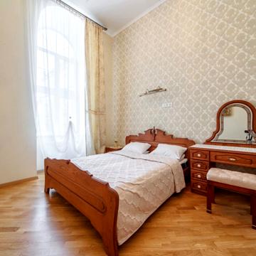Квартира возле Оперного театра