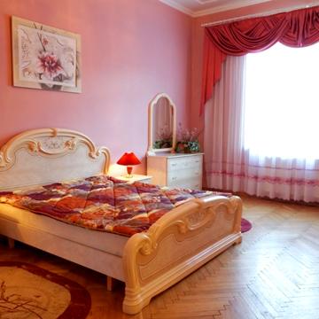 Двухэтажная квартира для большой компании
