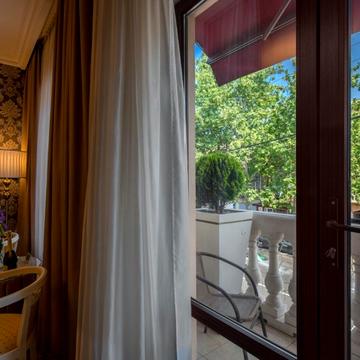 Номер люкс для двоих или троих гостей в бутик-отеле Де Волан