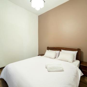 Современные апартаменты на площади Таможенной