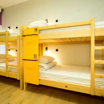 Койко-место в номере с кондиционером в Hotel Bee Station